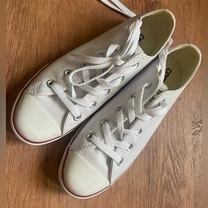Chuck Taylor Converse All Star Leather Low Top Sneaker